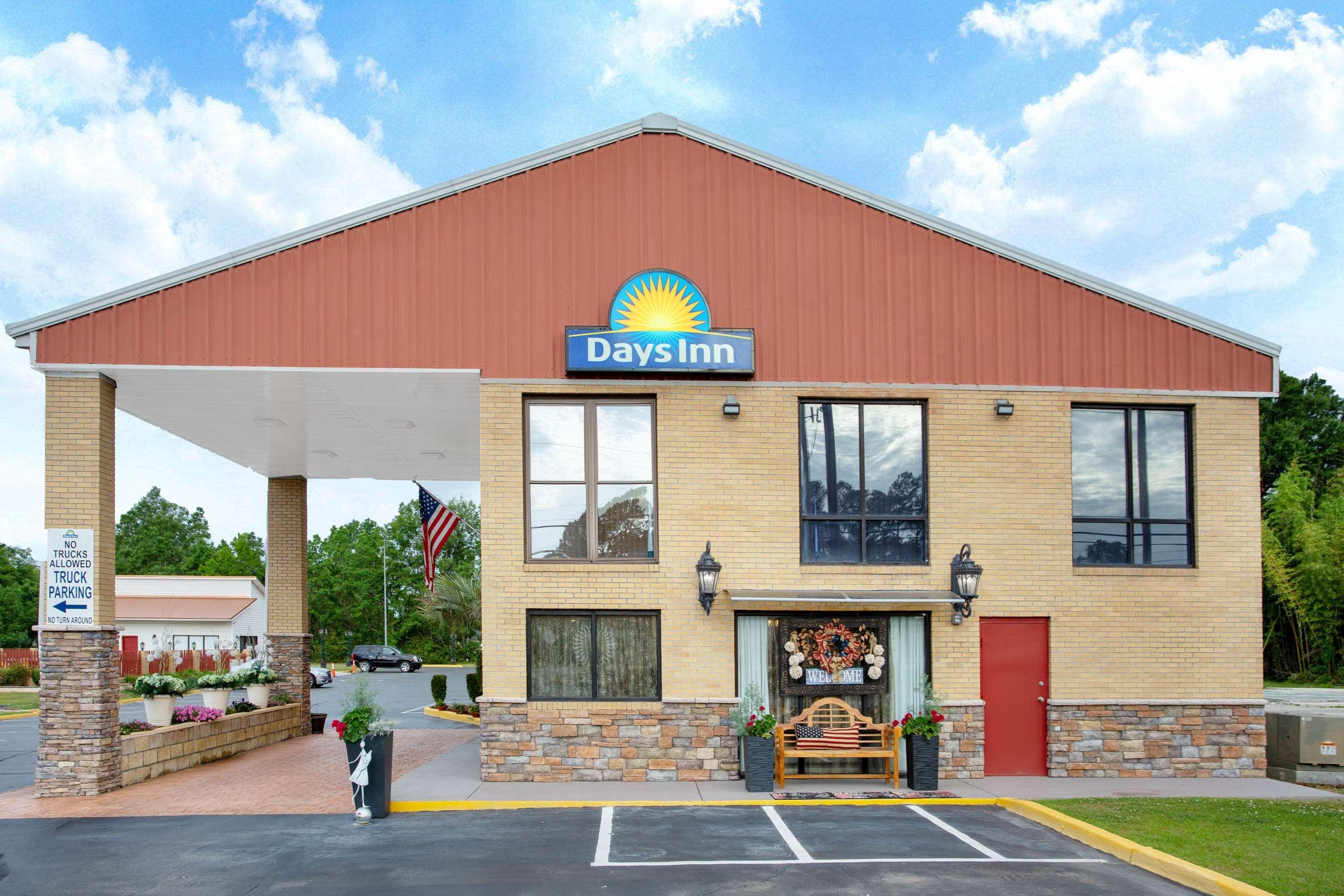 Days Inn By Wyndham Lake City Exterior photo